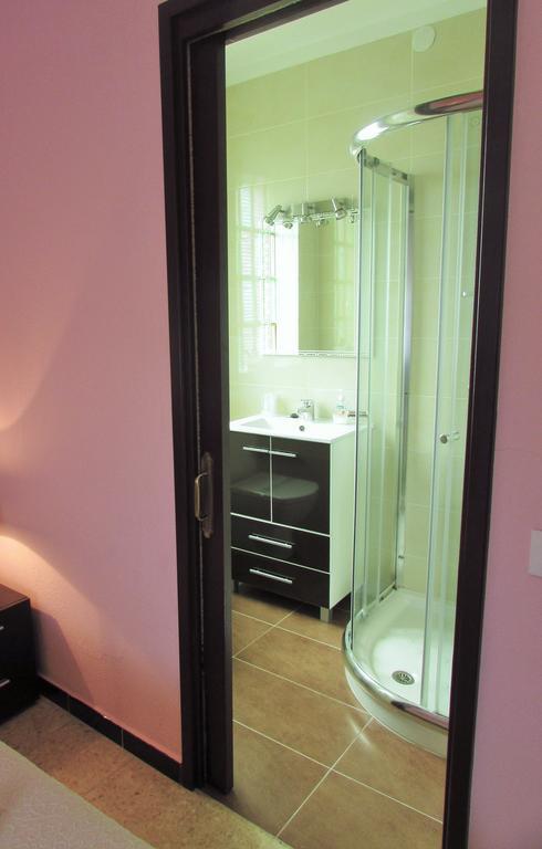 Hostal Can Bassalis Палс Екстериор снимка