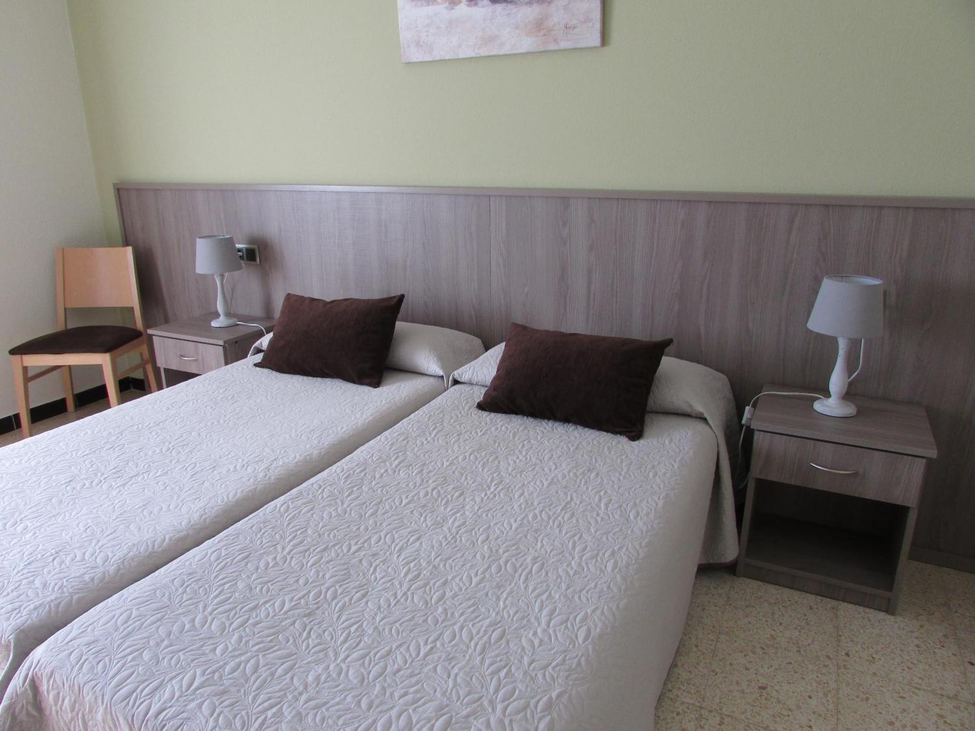 Hostal Can Bassalis Палс Стая снимка