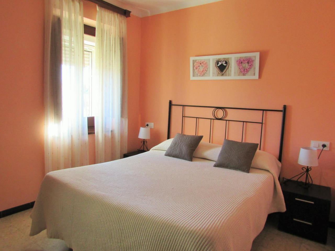 Hostal Can Bassalis Палс Екстериор снимка